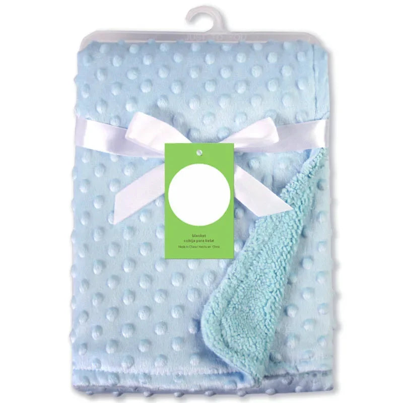 Couvertures polaire chaudes et confortables pour les nouveau-nés et bébés, offrant une sensation douce et confortable, parfaites pour les sorties en poussette.