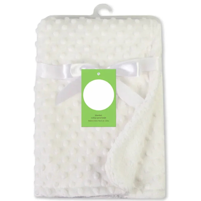 Couvertures polaire chaudes et confortables pour les nouveau-nés et bébés, offrant une sensation douce et confortable, parfaites pour les sorties en poussette.