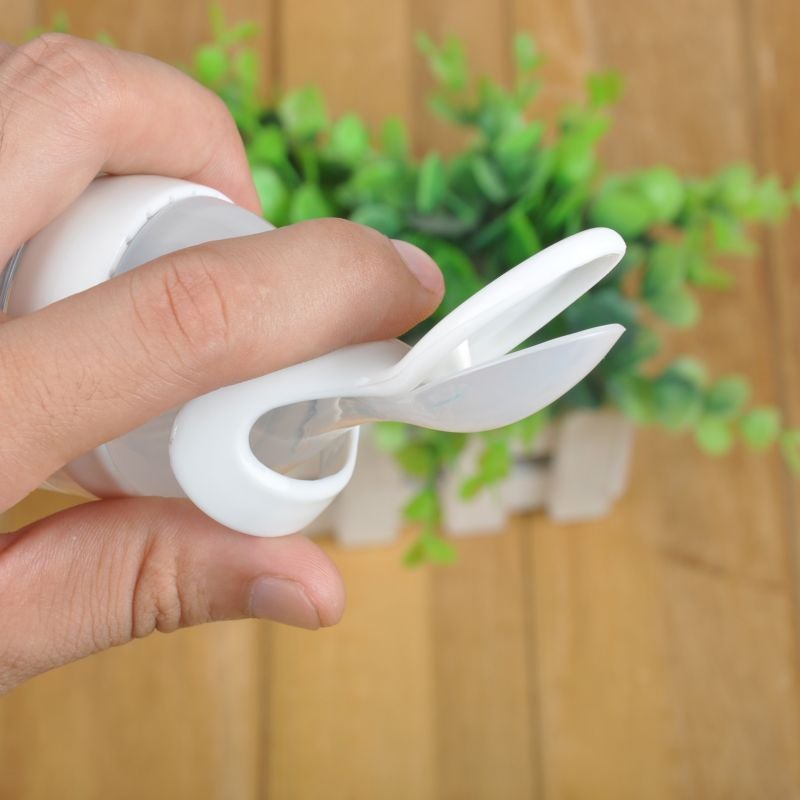 Biberon avec cuillère pour nouveau-né | EasyBottle™ - BABYONCLOUDS