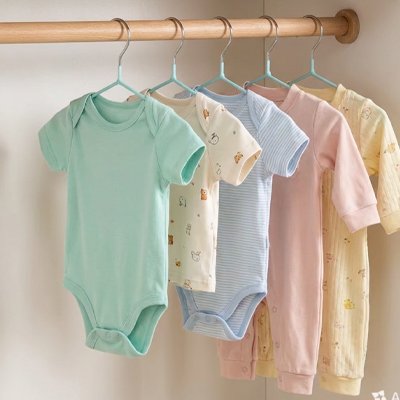 Cintre bébé​​ 
